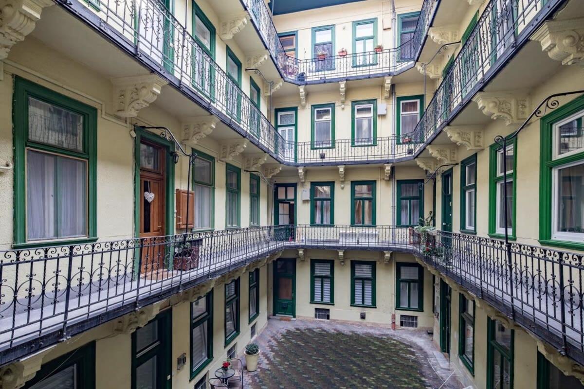 Quiet Comfort - Central Buda Βουδαπέστη Εξωτερικό φωτογραφία